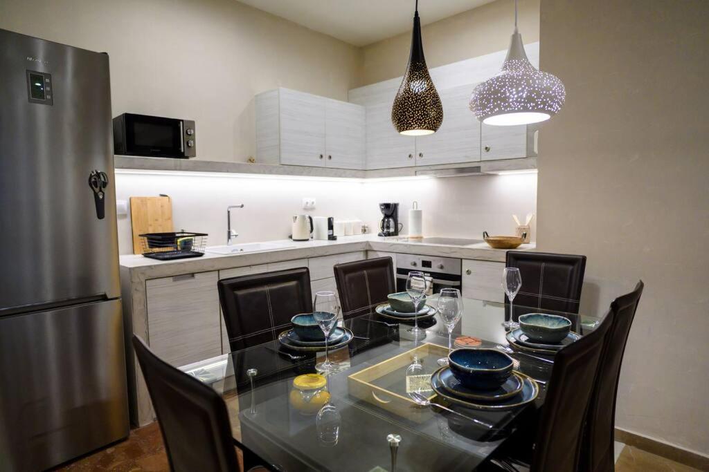 Boho 2 Bdr Luxury Meets The East Apartment Atena Exterior foto